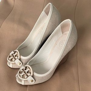 Tory Burch classic size 8.Barely worn like new.